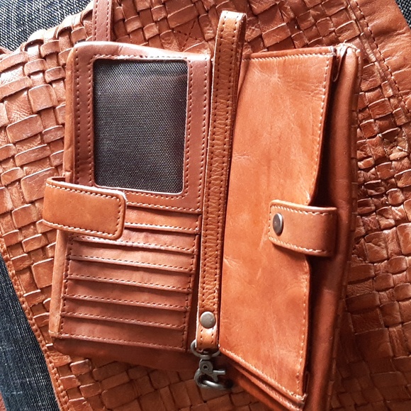 Vilenca Holland Leather Purse and Wallet - Picture 3 of 11